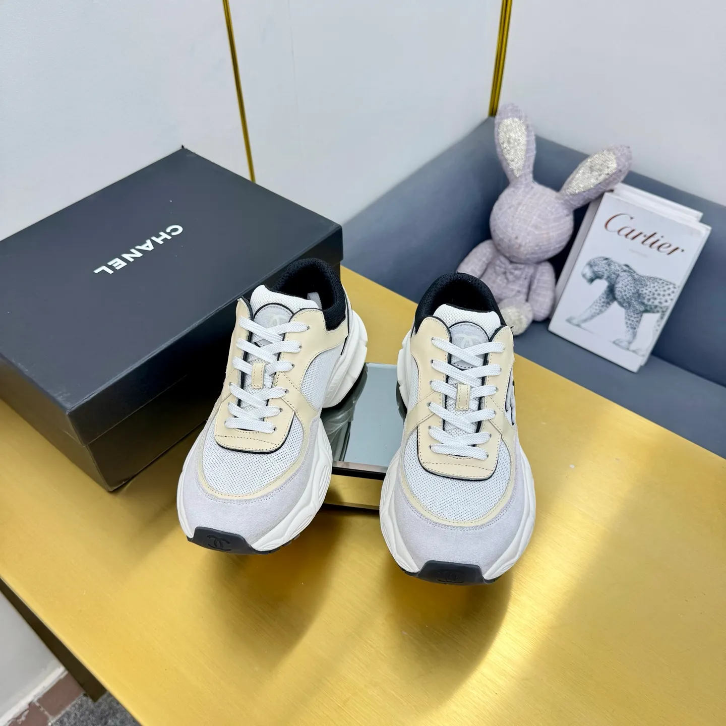p700🐮🐮Upgraded version, upgraded version, upgraded version! No rebuttal accepted! ! ! ! Chanel Chanel dad shoes, couples' model for men and women - 2025 top casual sneakers in the counter. This classic design; the upper is electro-embroidered with various techniques; ❷The inner lining is made of: original Yangli + net ❸The outsole is based on: the original TPU combination outsole. The full set of boutique packaging for women 35–41
